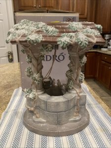 Lladro 7558 Snow White's Wish Well - Disney- w/ Original Box - Perfect Condition