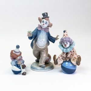 LLadro porcelain clowns to include For a Smile, no.5937, Having a Ball, no.5813